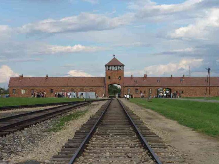 Amsterdam rimborserà 100mila euro per i tram della Shoah