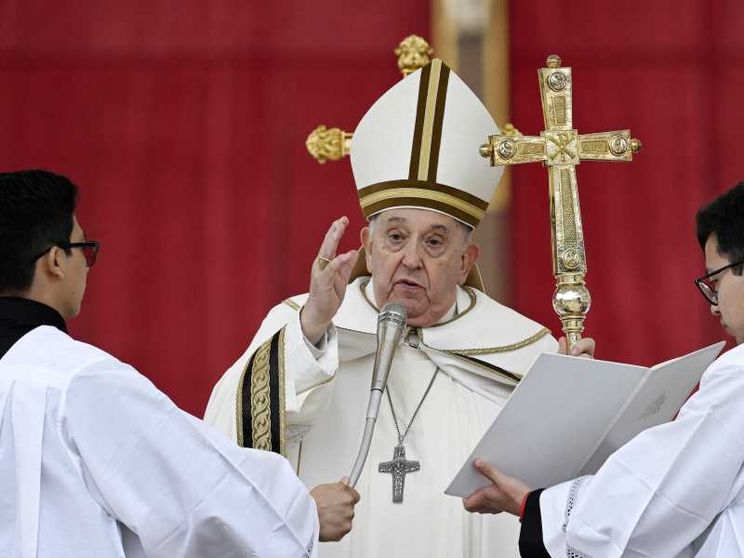 Il Papa: «No a venti di guerra sempre più forti su Europa».