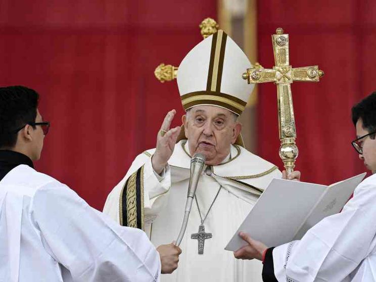 Il Papa: «No a venti di guerra sempre più forti su Europa».