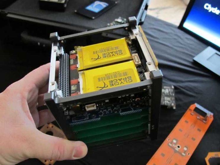 I satelliti diventano micro (e aiutano anche i Paesi poveri)