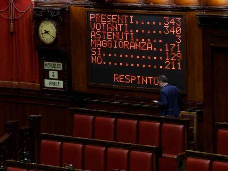 Respinta la mozione di sfiducia a Salvini (assente in Aula)