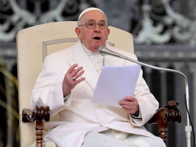 Il Papa: cessi subito il fuoco a Gaza. Garantire gli aiuti umanitari