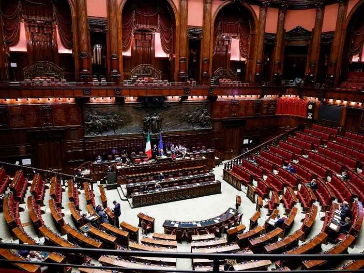 Bocciata la mozione di sfiducia per la ministra con 213 no