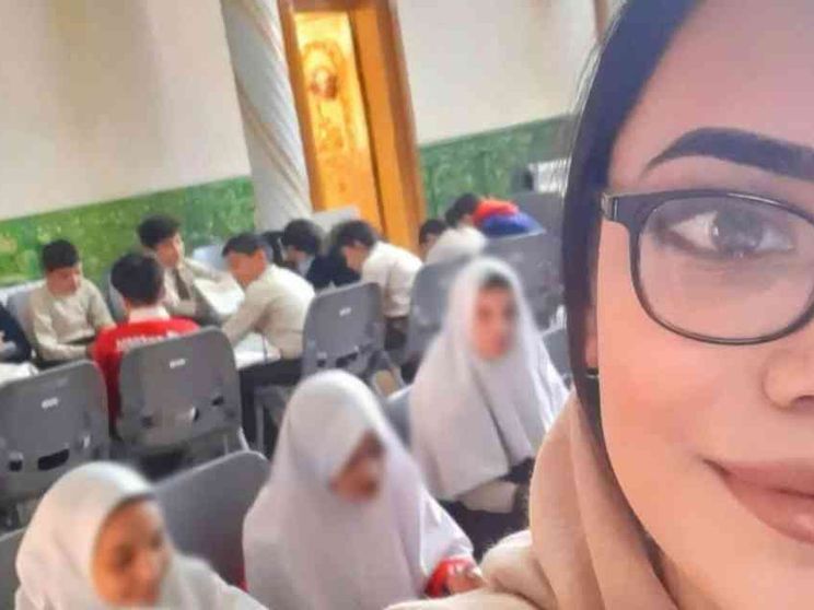 Chi è Darya, la rifugiata afghana che ha disegnato le #donneperlapace