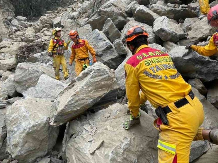 Taiwan, liberate nove persone da una grotta. Si cercano altri dispersi