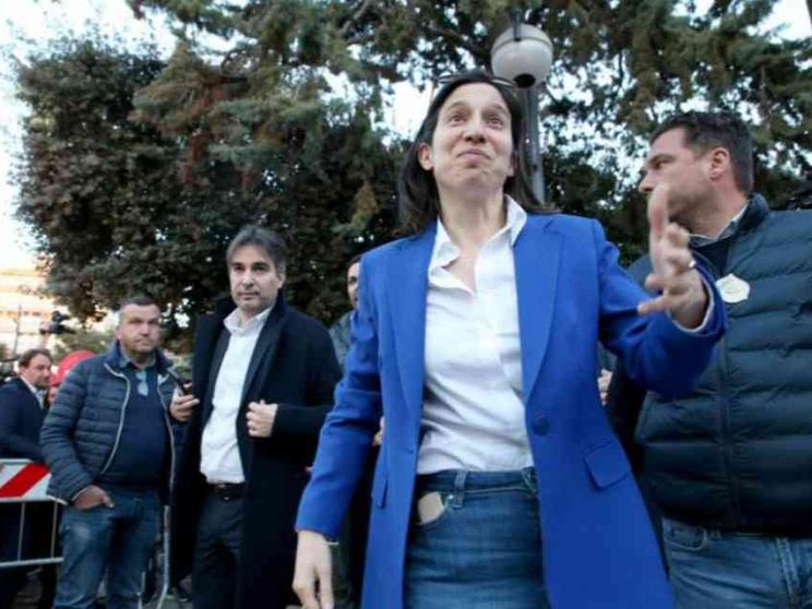 Tra Schlein e Conte ora volano le sberle