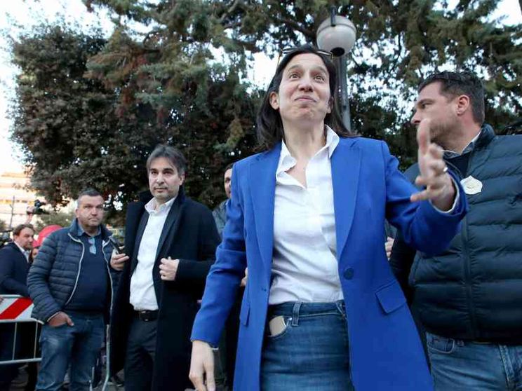 Schlein e Conte, volano le sberle