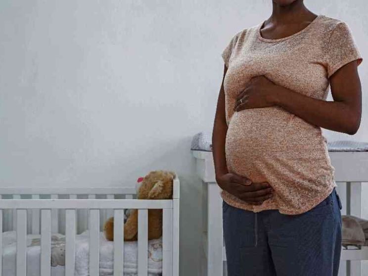 Sfruttamento, soldi, vittime: il "libro nero" della maternità surrogata