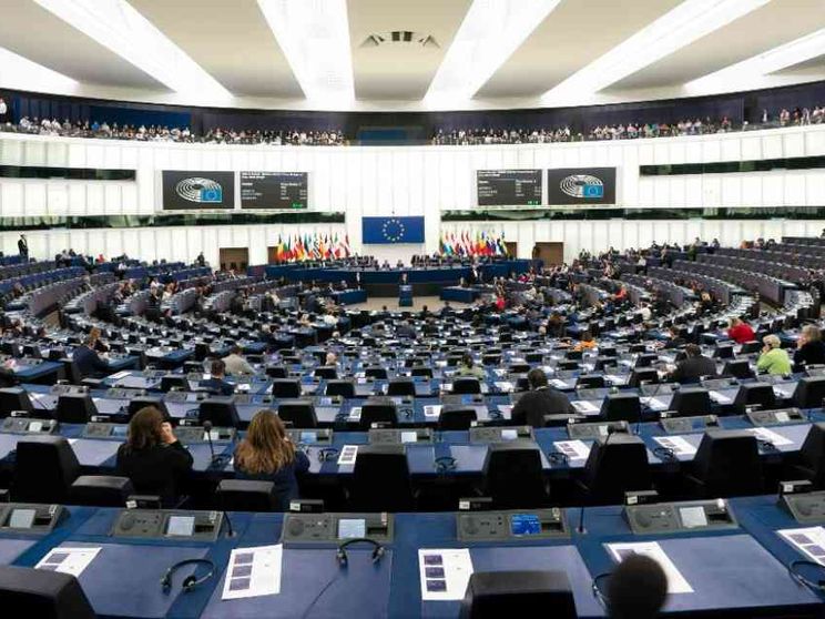 Il “diritto all’aborto” nella Carta Ue? Perché la risoluzione è inutile