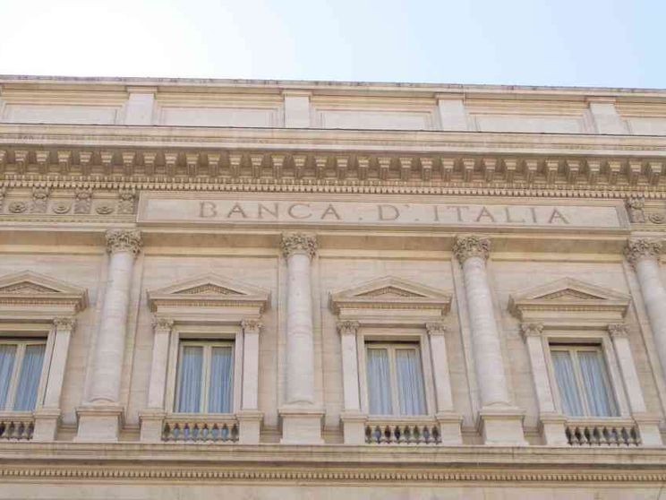 Prestiti a famiglie e imprese, domanda ancora in calo