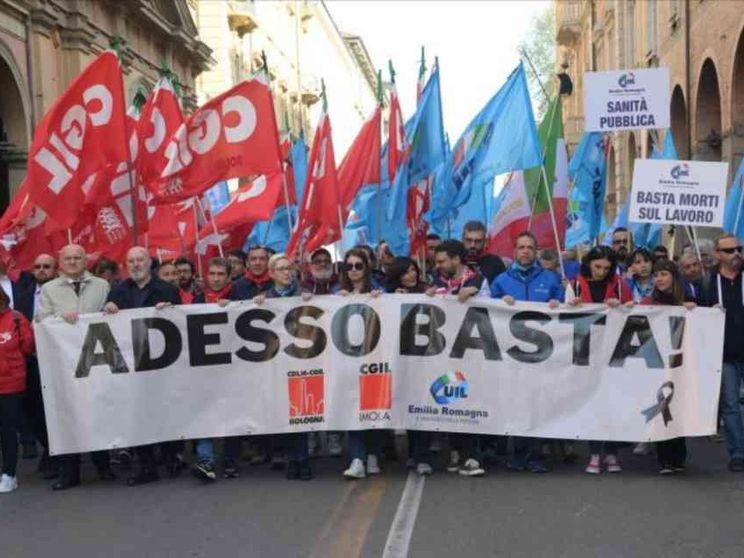 Bologna chiede fatti. Zuppi: al centro ci sono le persone