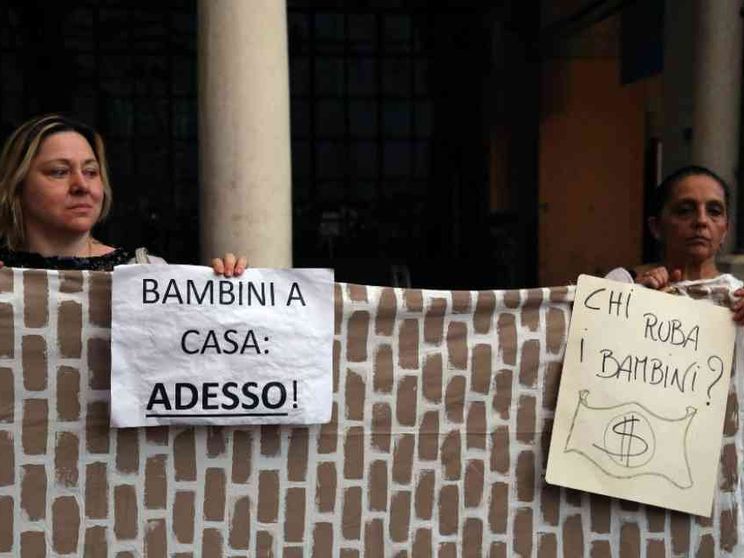 Ombre, risposte, l'assoluzione di Foti: facciamo il punto su Bibbiano