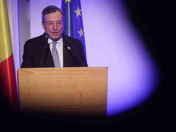Draghi: cambiamento radicale per la Ue, serve più coesione