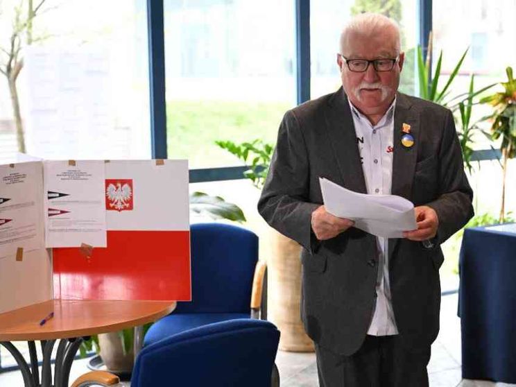 Lech Walesa: «Nuovi metodi di lotta per battere Mosca»