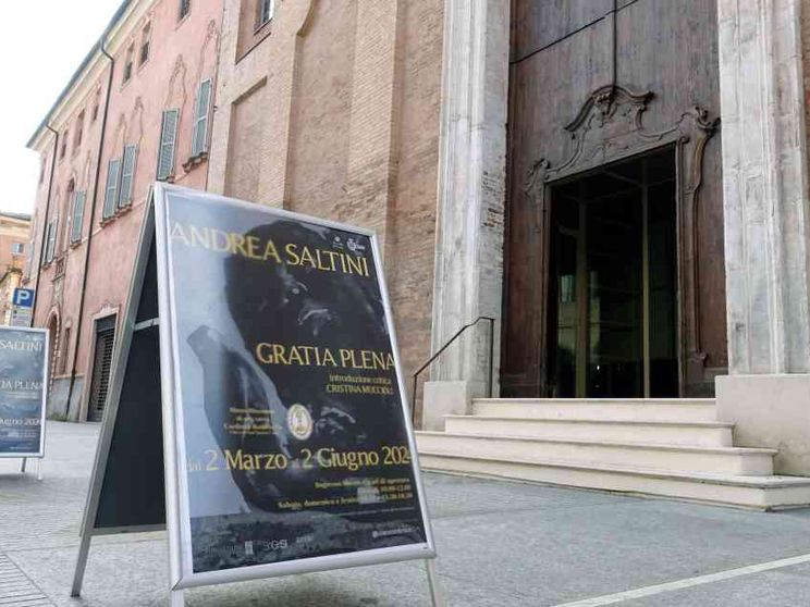 Dopo l'aggressione e le accuse di blasfemia, chiude la mostra