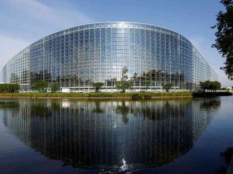 «Il voto sul “diritto di aborto”, sconfitta per l’Europa»