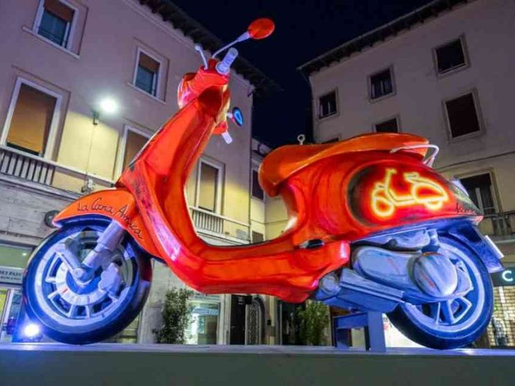 Da tutto il mondo a Pontedera per celebrare la Vespa