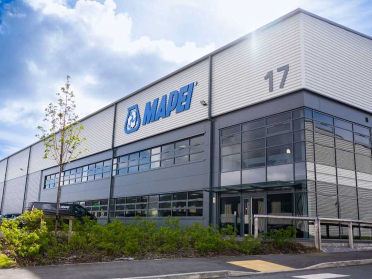 Mapei cresce nel Regno Unito