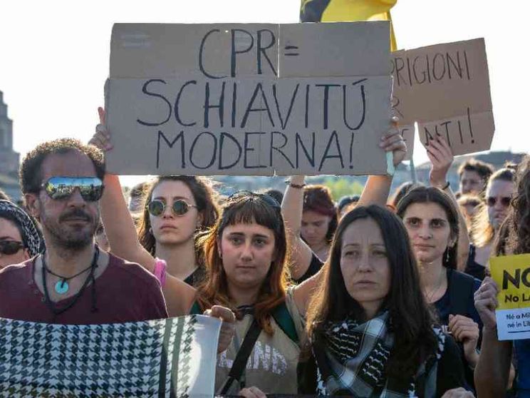 Degrado e nessuna tutela: «I Centri di rimpatrio sono da chiudere»