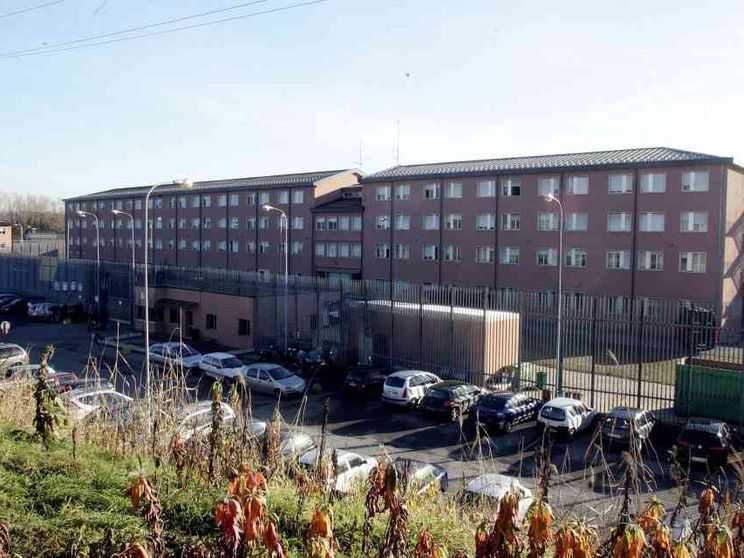 Ancora un suicidio in carcere. E i Garanti chiedono misure urgenti