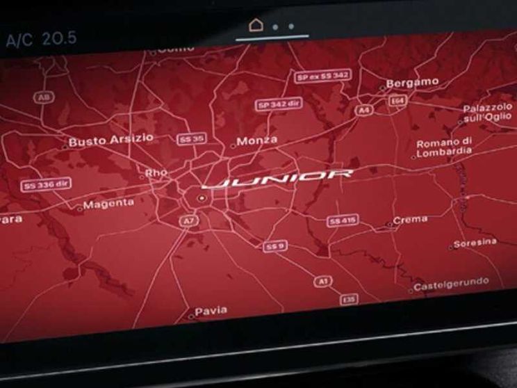 L'ironia di Alfa Romeo: Junior anzichè Milano anche sul navigatore