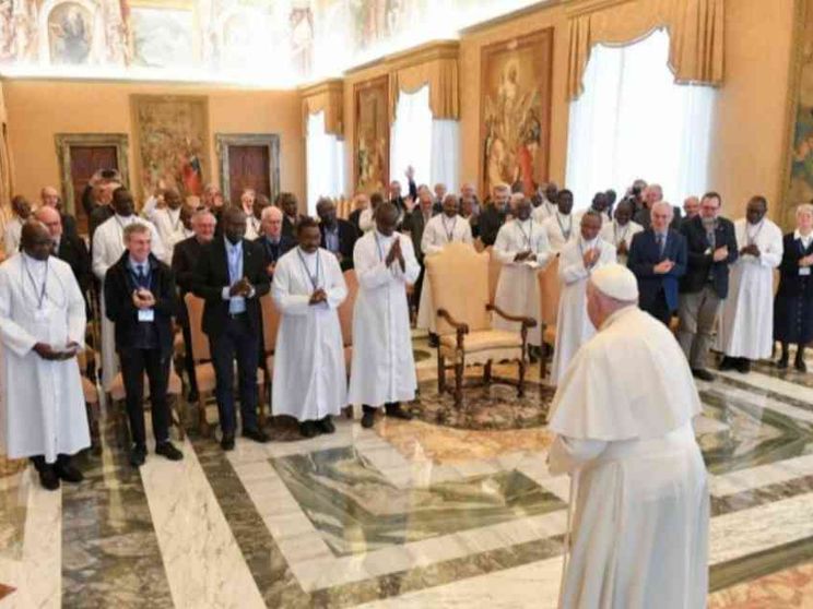 Il Papa: ridiamo ai bambini il sorriso e i sogni distrutti dalla guerra