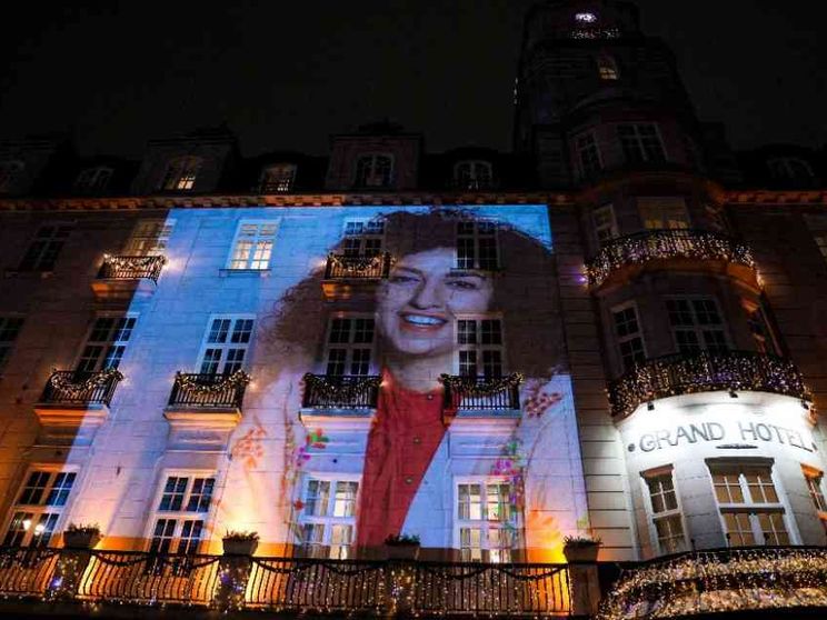 La Nobel Narges Mohammadi: «Protestate per la guerra alle donne in Iran»