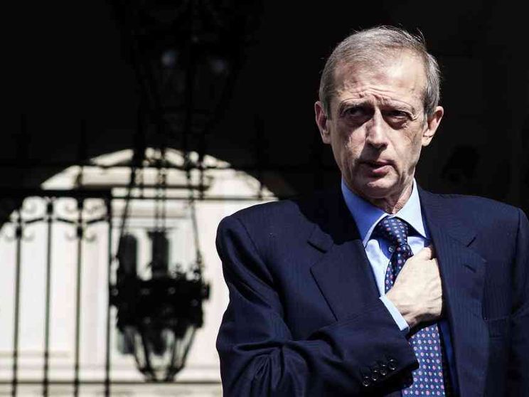 La denuncia in aeroporto. Fassino: mai appropriato di nulla