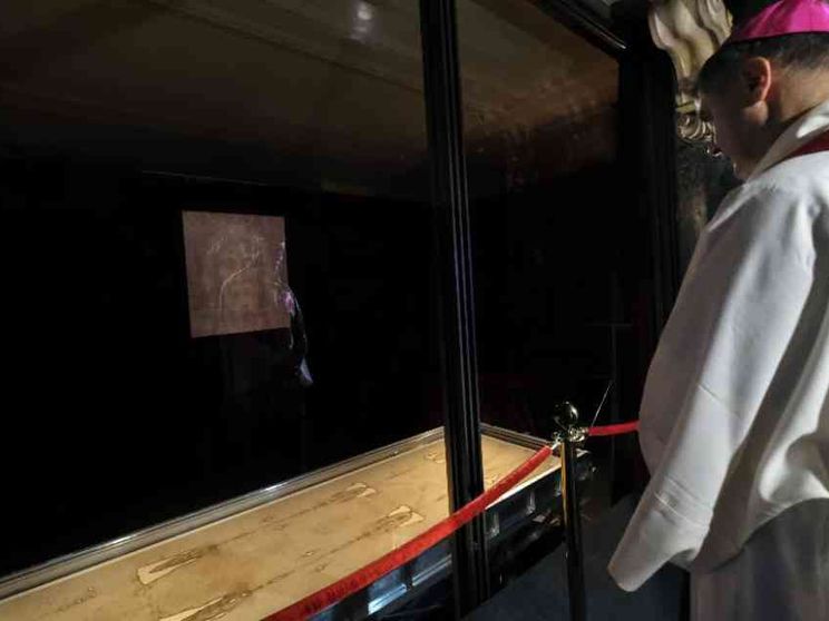 Nel 2025 un'ostensione della Sindone riservata ai giovani