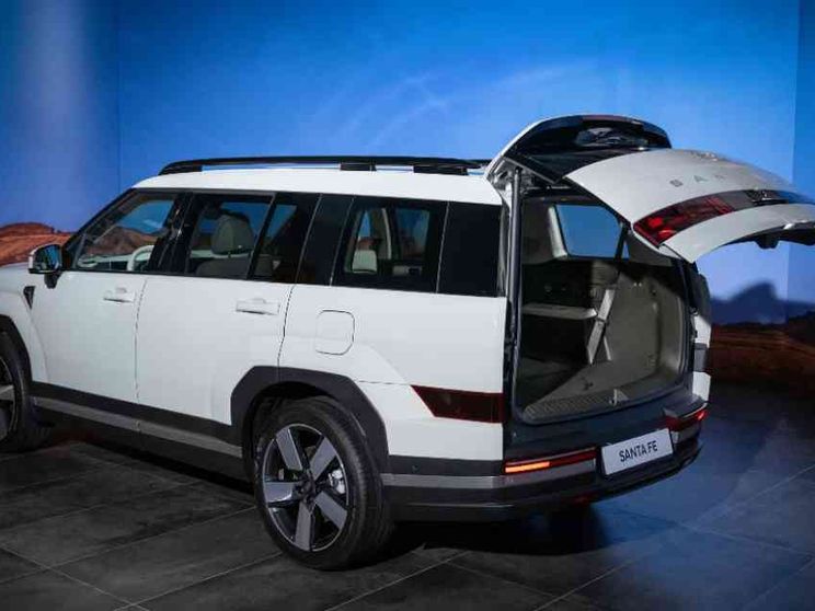 Alla scoperta di Hyundai Santa Fe, un viaggio nello spazio