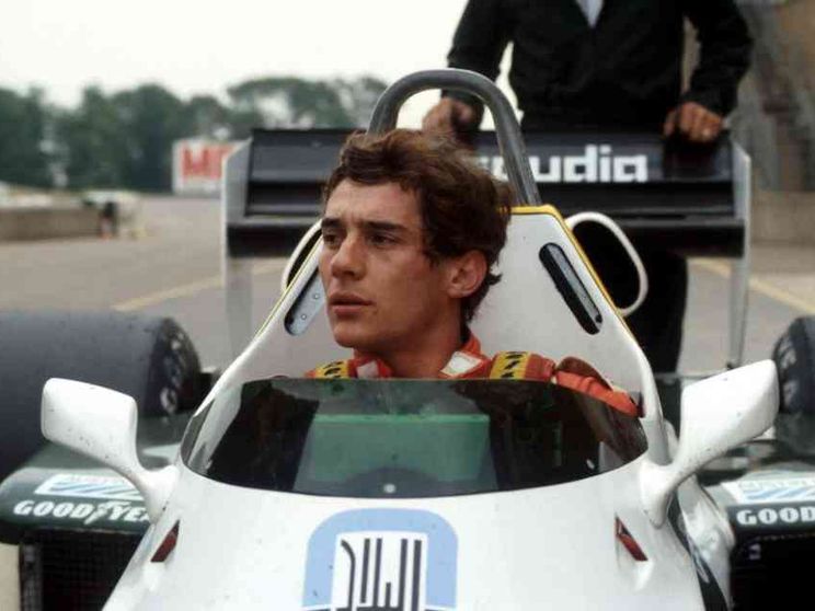 Il segreto di Ayrton, il campione che portò Dio in pista