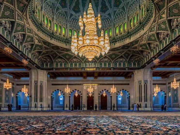La moschea del sultano Qaboos: l'Oman e la terza via dell'islam