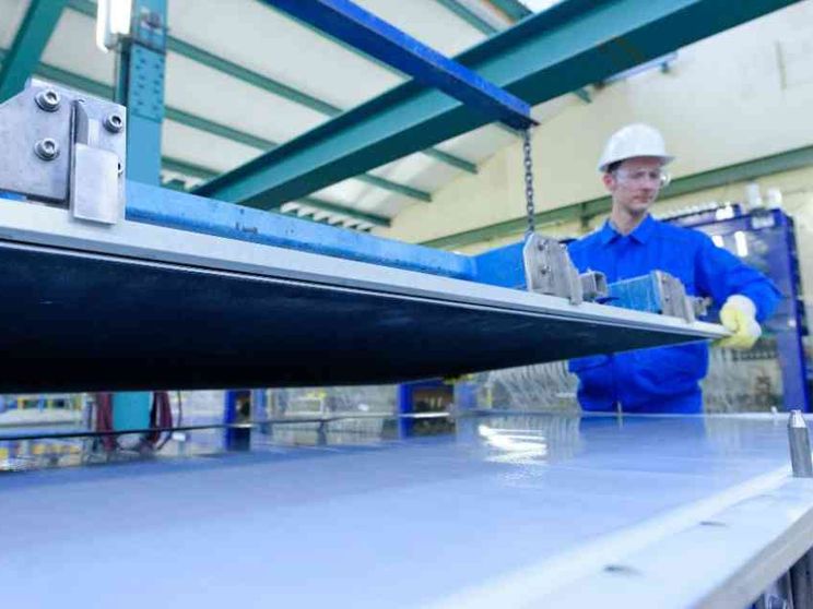 Arriva nel 2025 il "bonus Befana". Superbonus assunzioni, manca il decreto