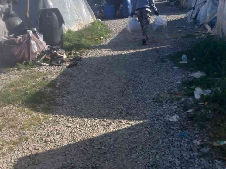 Viaggio nel ghetto dei braccianti. Un racket pure per l'acqua calda