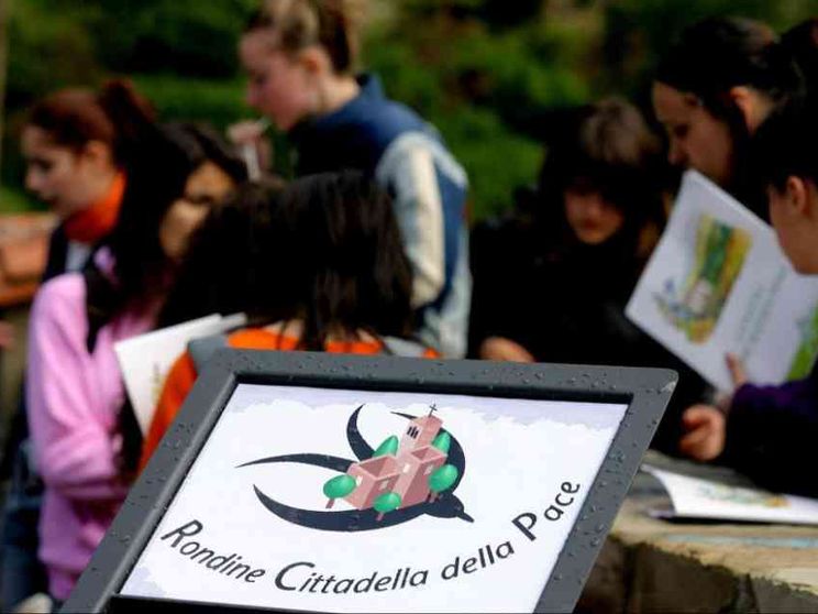 L'appello di Rondine e Camaldoli ai partiti: «Facciamo la pace»