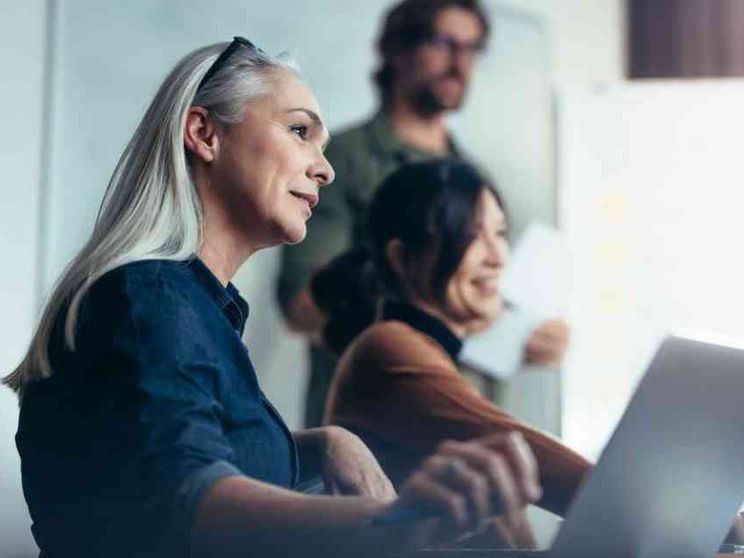 Boom di dipendenti over 55 in azienda