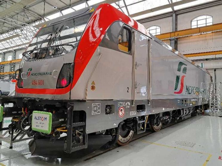 Consegnata la prima locomotiva Traxx Universal DC con sistema ultimo miglio