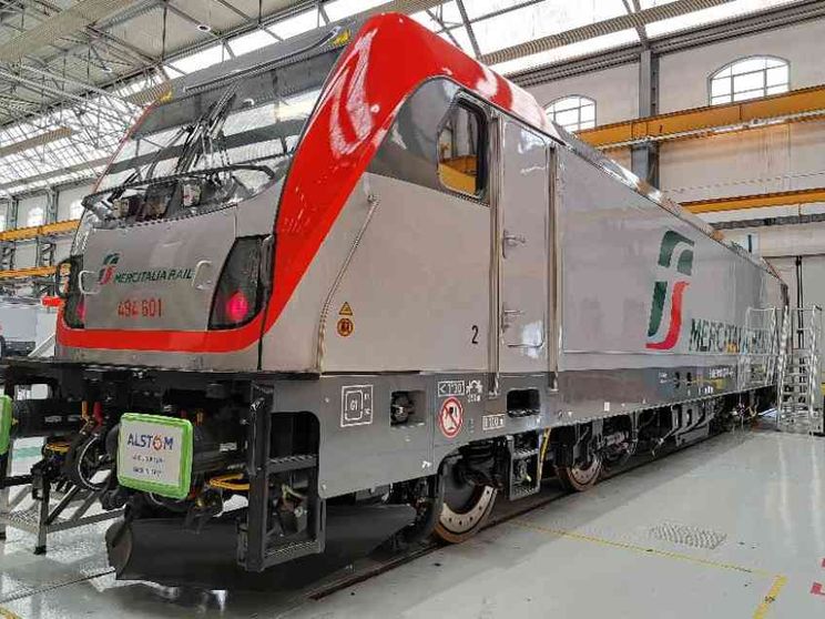 Consegnata la prima locomotiva Traxx Universal DC con sistema ultimo miglio