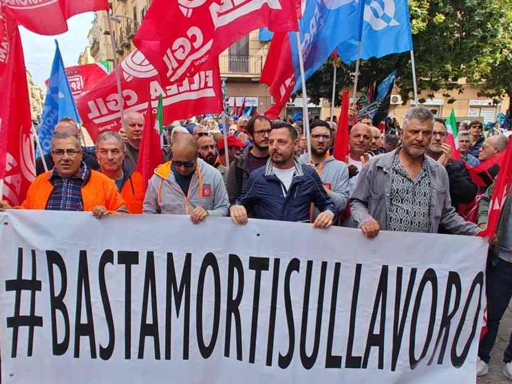 A Casteldaccia si muore di lavoro. E si ricordano i bambini morti di mafia