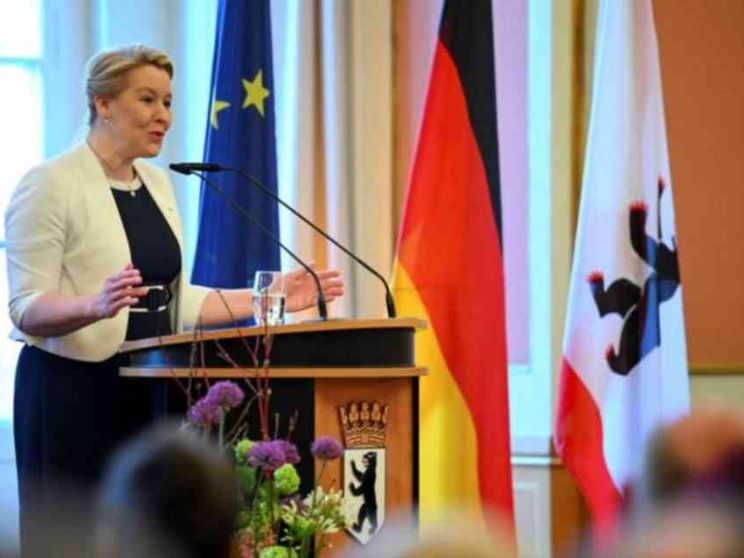 Agguato a Berlino, ferita l'ex sindaca