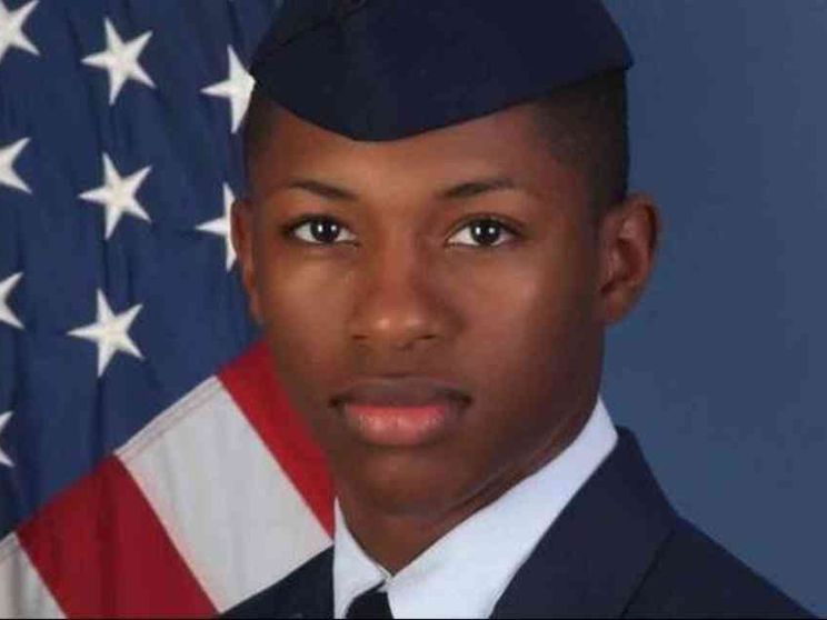 Polizia fa irruzione in una casa sbagliata: ucciso afroamericano