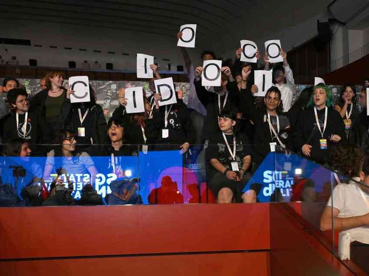 Studenti contestano Roccella. Mattarella: far tacere è contro civiltà e Carta