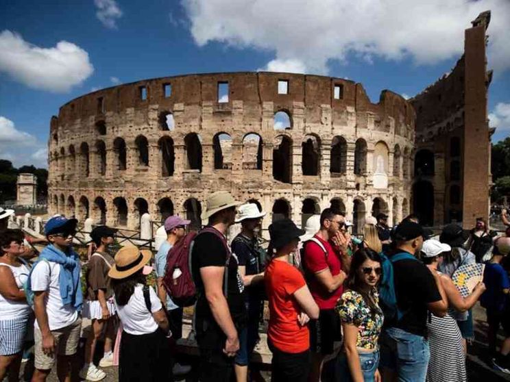 Boom di presenze nei "ponti", ma manca il personale