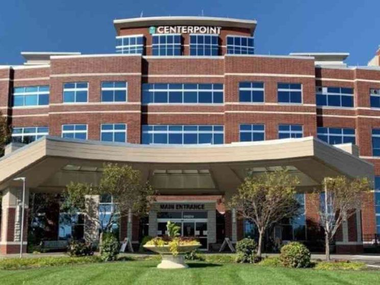 Usa, vittime della sanità: non può pagare le cure alla moglie e la soffoca