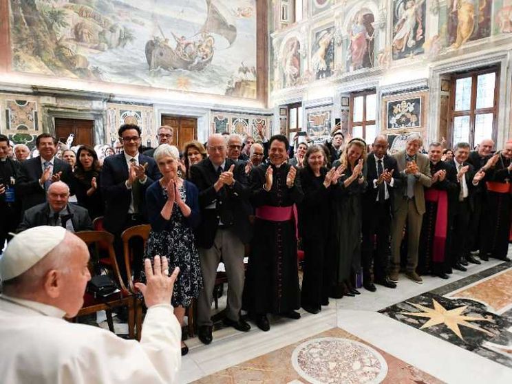 Il Papa ai premi Nobel: lavorate per far crescere l'umanità