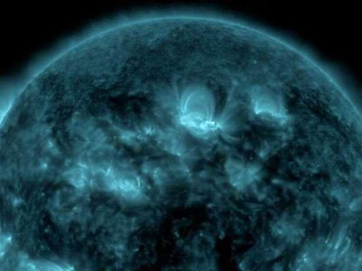 Che cos'è la tempesta solare “cannibale” che investirà la Terra
