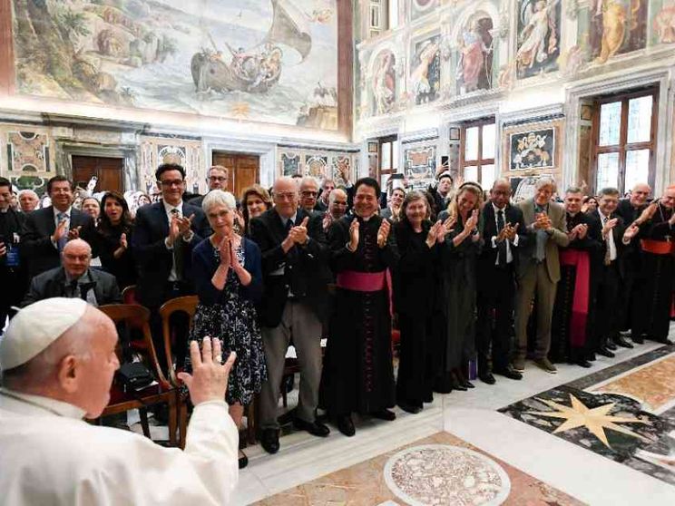 Il Papa ai premi Nobel: lavorate per far crescere l'umanità