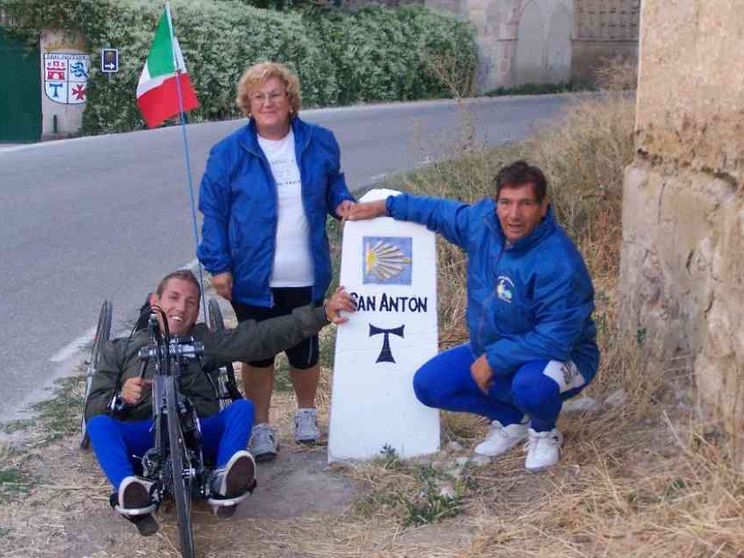 «In hand-bike sul Cammino di Santiago ho cambiato la vita della mia famiglia»