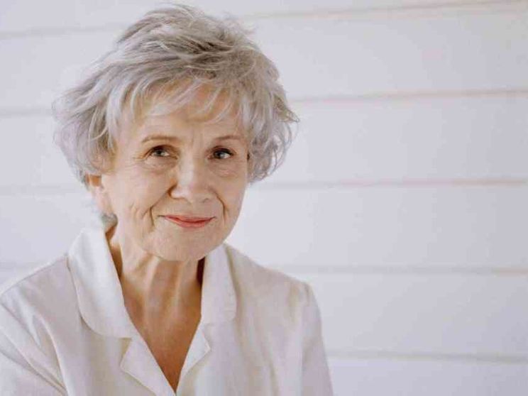 Addio Alice Munro, premio Nobel nel 2013 e maestra del racconto breve