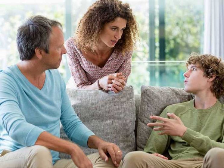 Figli adolescenti, dieci rischi da evitare